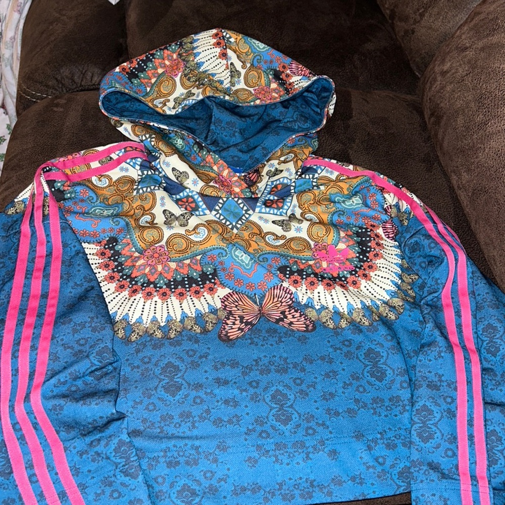 Adidas long sleeve medium crop top.